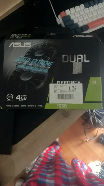 Tarjeta Gráfica ASUS GeForce GTX 1650 4GB - miniatura 1