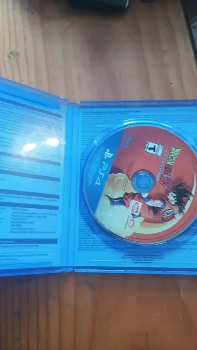 Juego PS4 Dragon Ball Z Kakarot en buen estado - miniatura 2