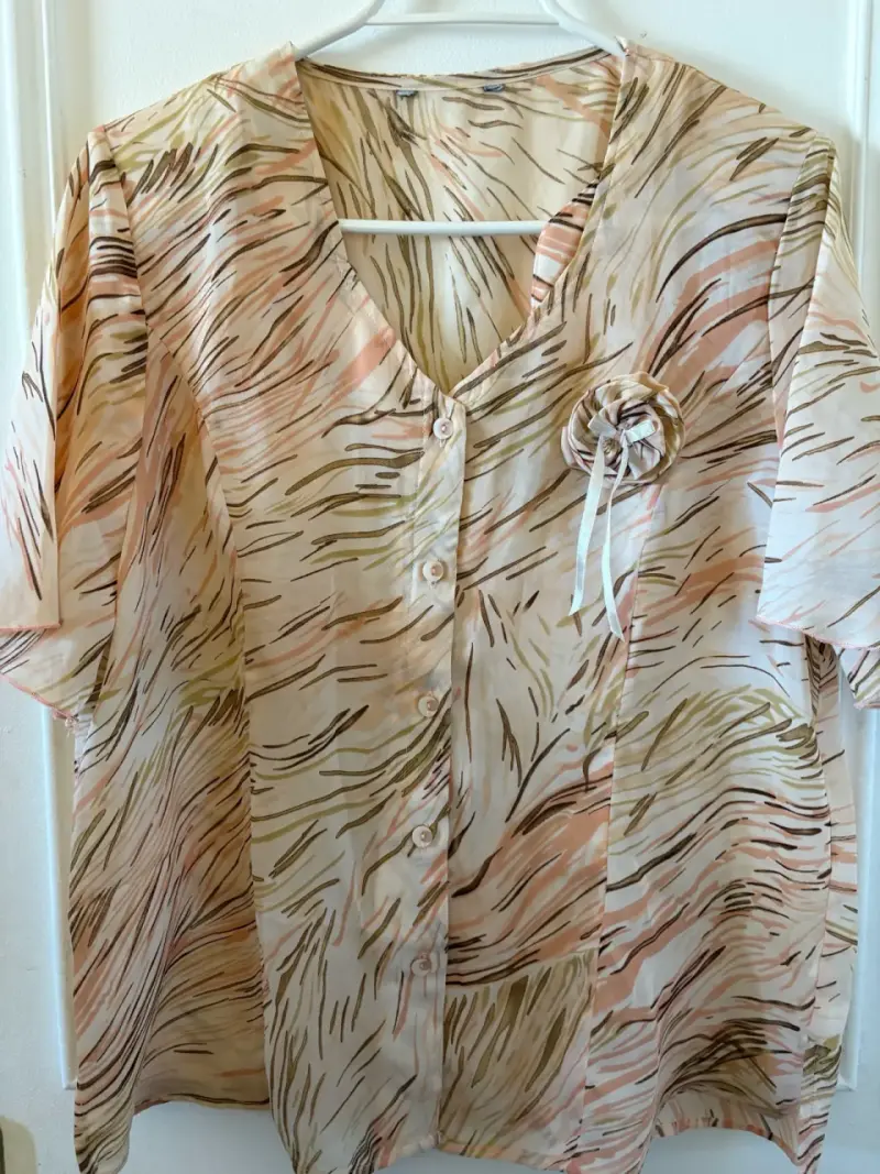 Pack 2 Blusas Stefano Cocci con flor decorativa. - 3