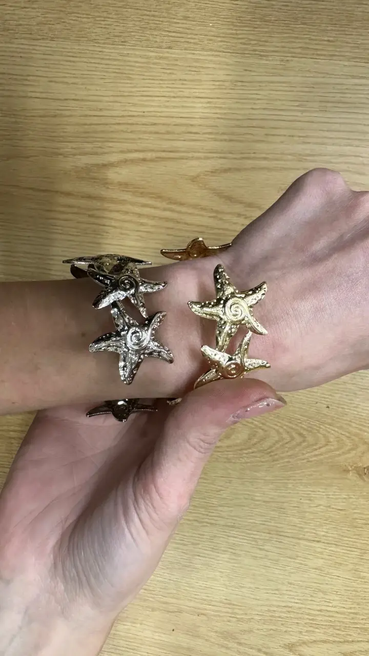 Pulseras de estrella de mar doradas y plateadas - 1