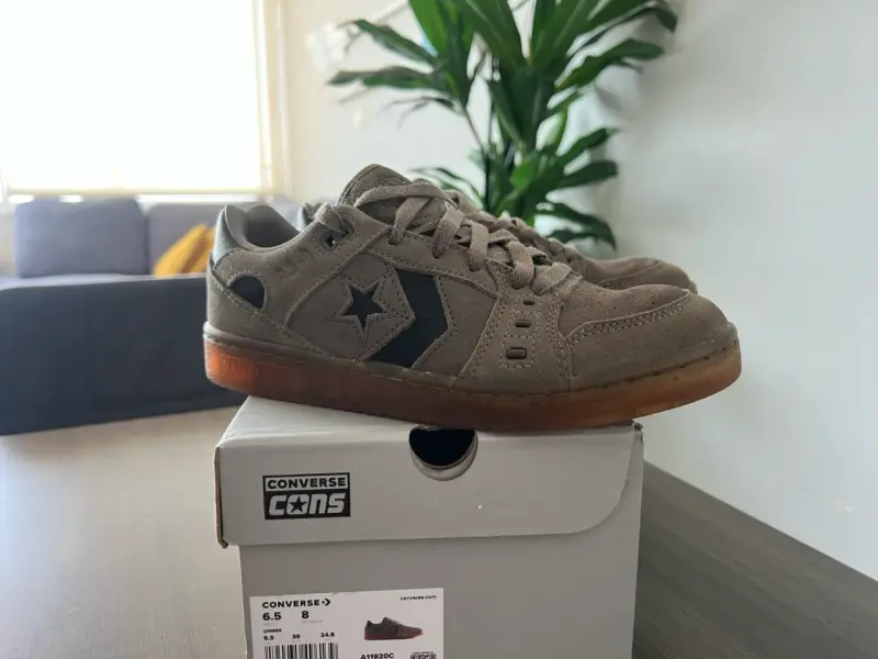 Zapatillas Converse Cons de gamuza beige - 2