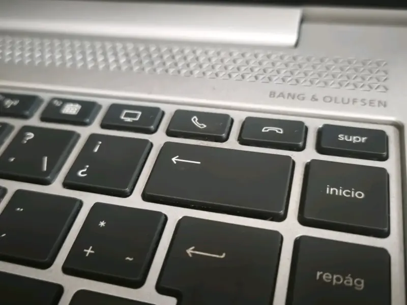Laptop HP EliteBook 840 G6 con Bang & Olufsen - 2