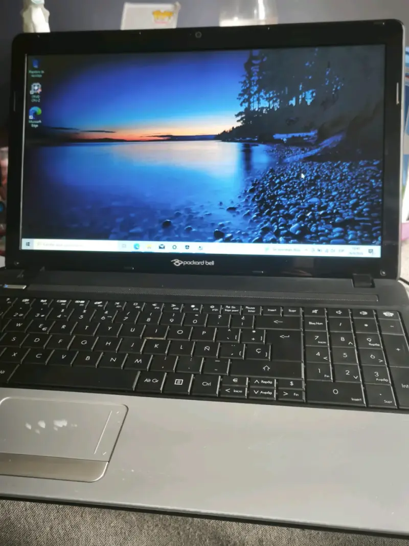 Laptop Packard Bell con Windows 10 en buen estado - 3