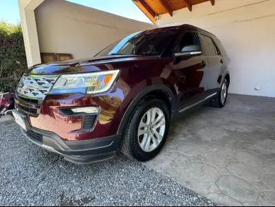 Camioneta SUV Ford Explorer 2019 en buen estado - miniatura 3