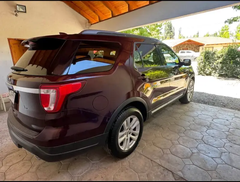 Camioneta SUV Ford Explorer 2019 en buen estado - 6