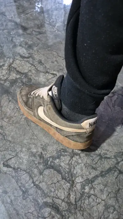 Zapatillas deportivas Nike negras usadas - miniatura 2