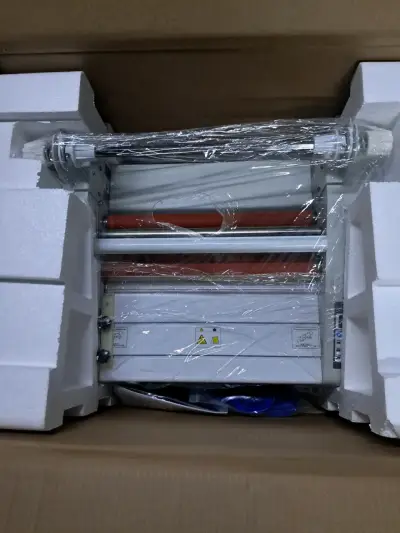 Laminadora de Rollos FM-380 para Uso en Caliente y Frío - miniatura 3