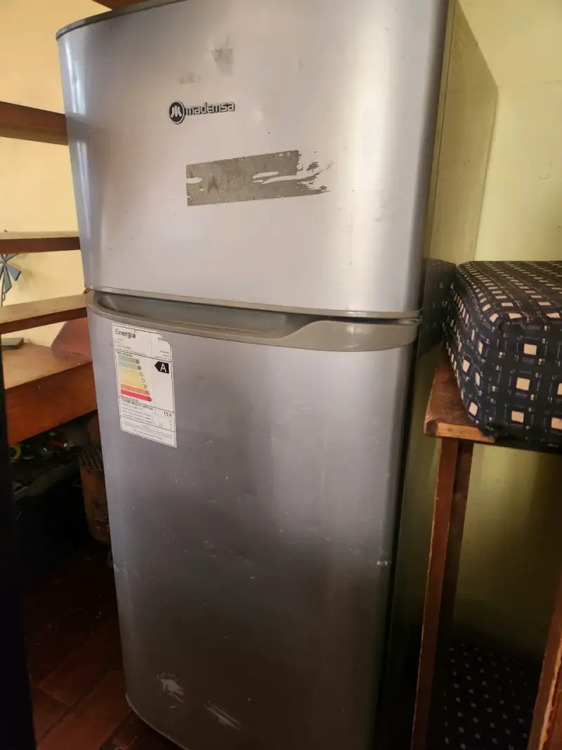 Refrigerador Mademsa de Dos Puertas en Buen Estado