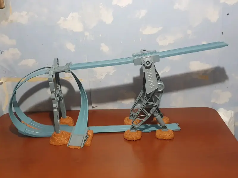 Pista de autos Hot Wheels Rev-Ups Skyway - 2