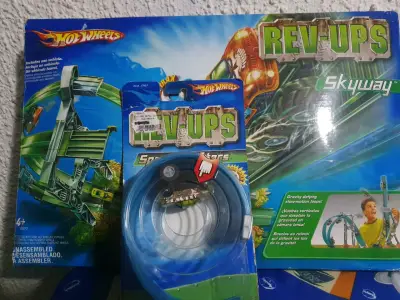 Pista de autos Hot Wheels Rev-Ups Skyway - miniatura 4