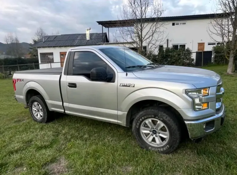 Camioneta Ford F-150 cabina simple - 3