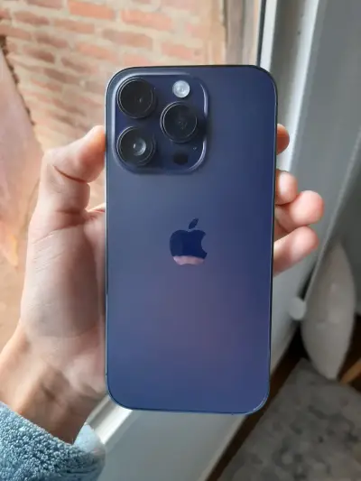 IPhone 14 pro morado 256Gb Grado B - miniatura 1