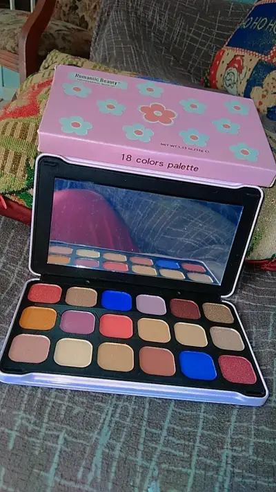 Paleta de sombras 18 colores Romantic Beauty - miniatura 1