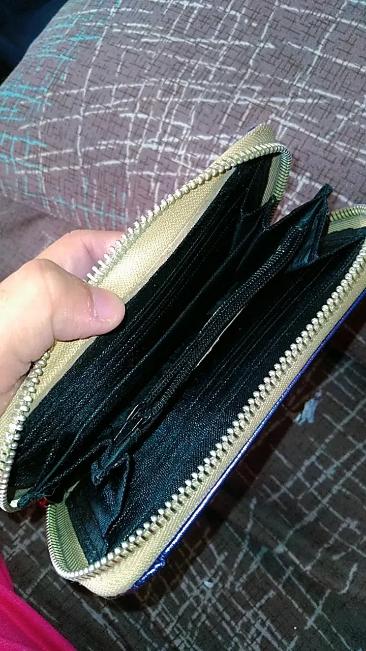Billetera azul con cierre y compartimentos - 2