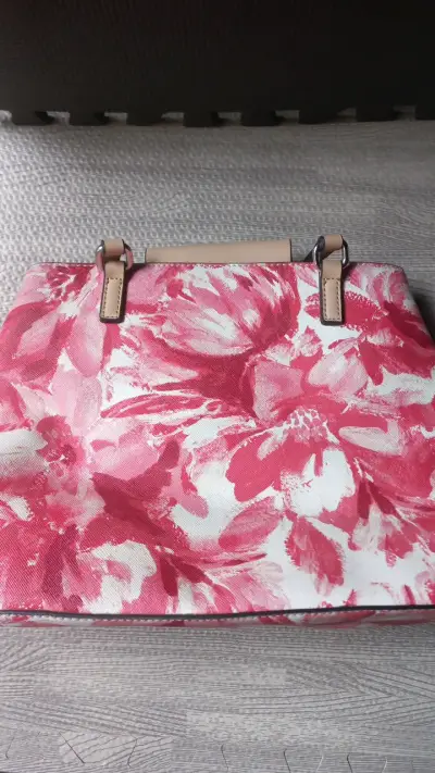Bolso Guess floral rosa y blanco - miniatura 3