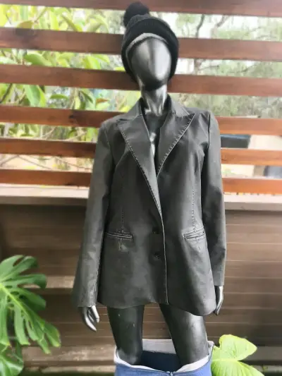 Blazer negro elegante para mujer talla 42 - miniatura 2