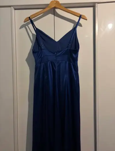 Vestido largo azul elegante para mujer - miniatura 2