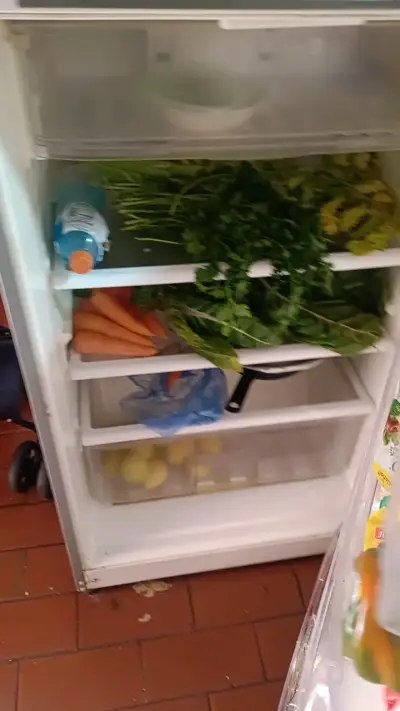 Refrigerador con dispensador de agua - miniatura 5