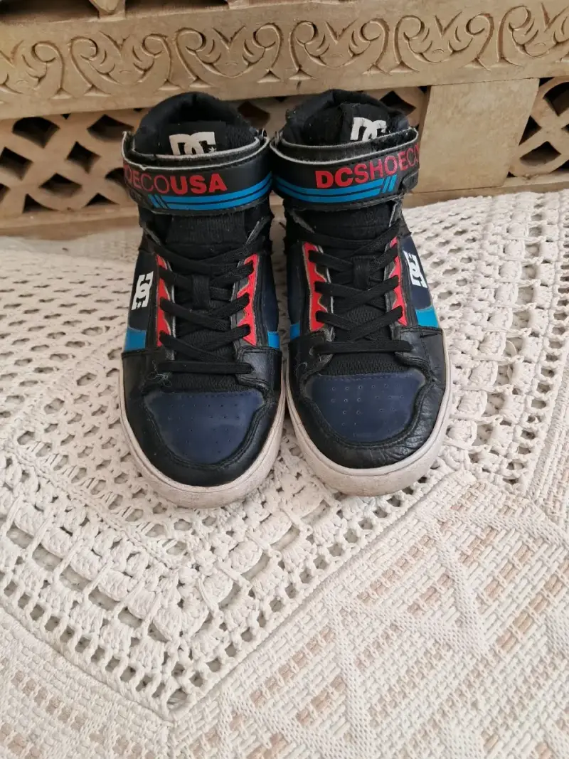 Zapatillas DC Shoes negras y azules para niños - 1