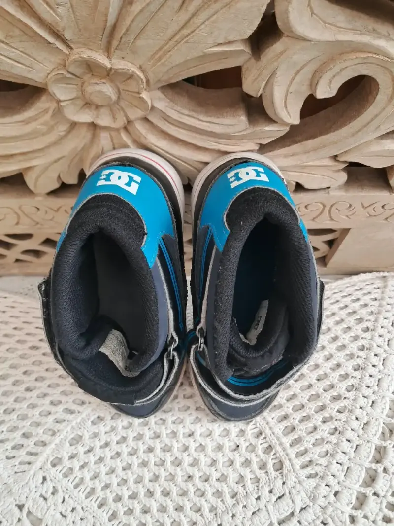 Zapatillas DC Shoes negras y azules para niños - 2