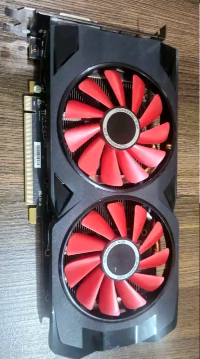 Tarjeta gráfica XFX Radeon RX 570 dual VBios - miniatura 1