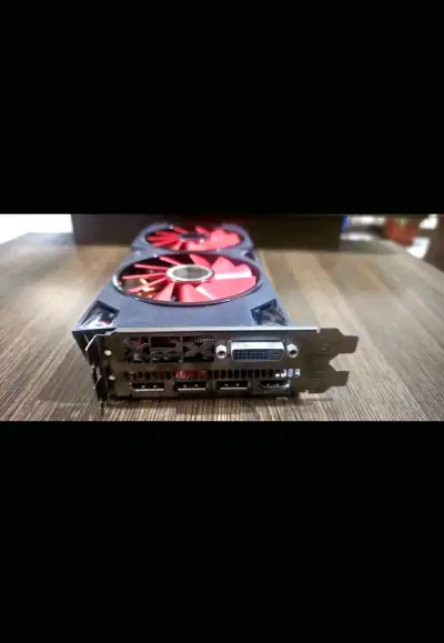 Tarjeta gráfica XFX Radeon RX 570 dual VBios - miniatura 2