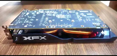 Tarjeta gráfica XFX Radeon RX 570 dual VBios - miniatura 3
