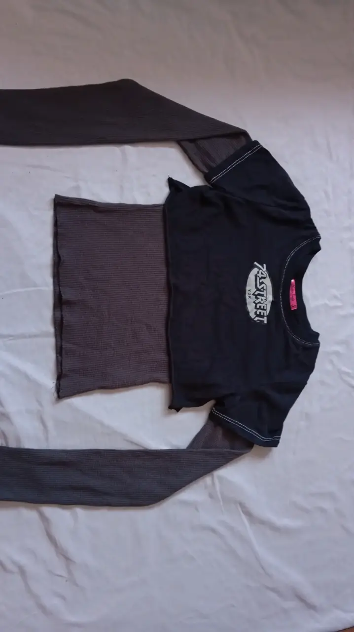 Polera manga larga negra - 1