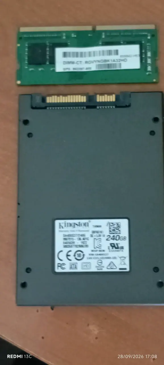 Disco SSD Kingston 240GB y Memoria RAM DIMM - 1