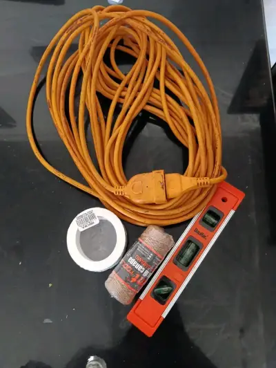 Kit de herramientas con alargador eléctrico y nivel - miniatura 4
