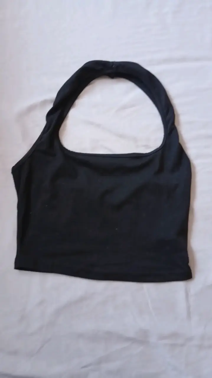 Top deportivo negro sin mangas