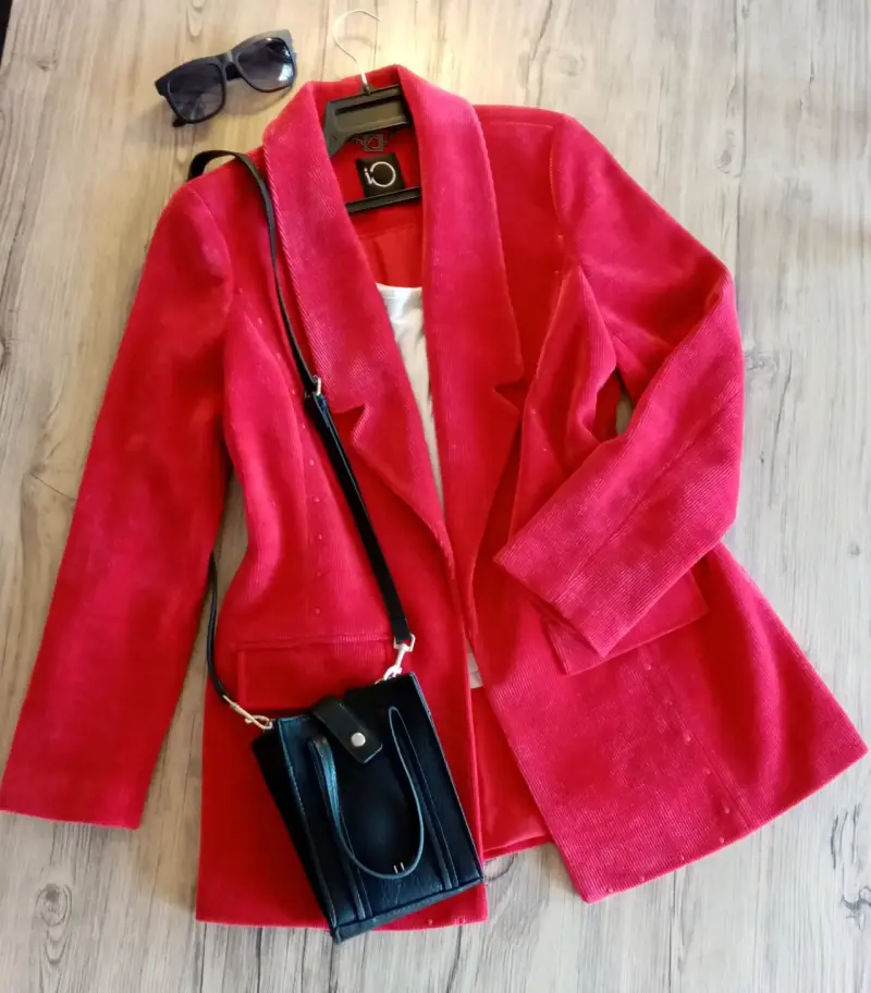 Blazer rojo de cotele para mujer