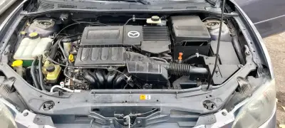 Mazda 3 Sedán Gris - miniatura 3