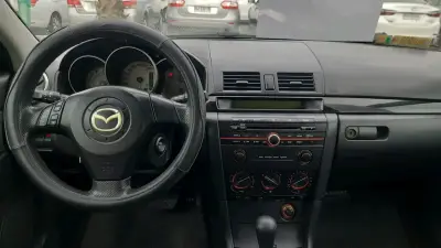 Mazda 3 Sedán Gris - miniatura 5