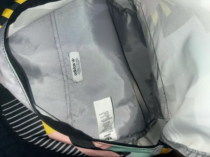 Mochila Adidas estampado geométrico multicolor - 2