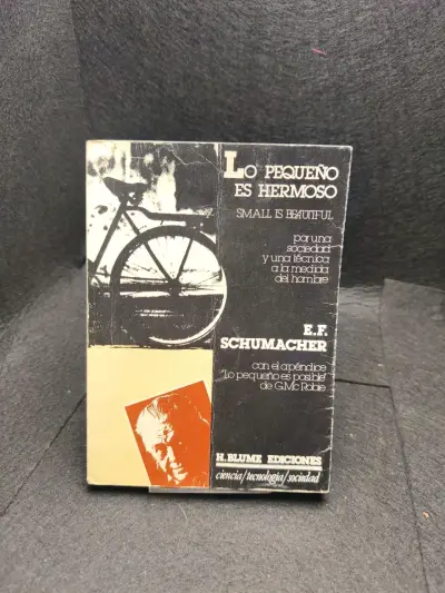 Libro 'Lo Pequeño es Hermoso' de E.F. Schumacher - miniatura 1