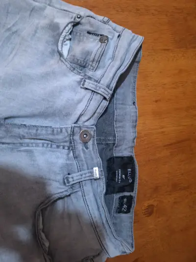 Jeans grises para hombre en buen estado - miniatura 5