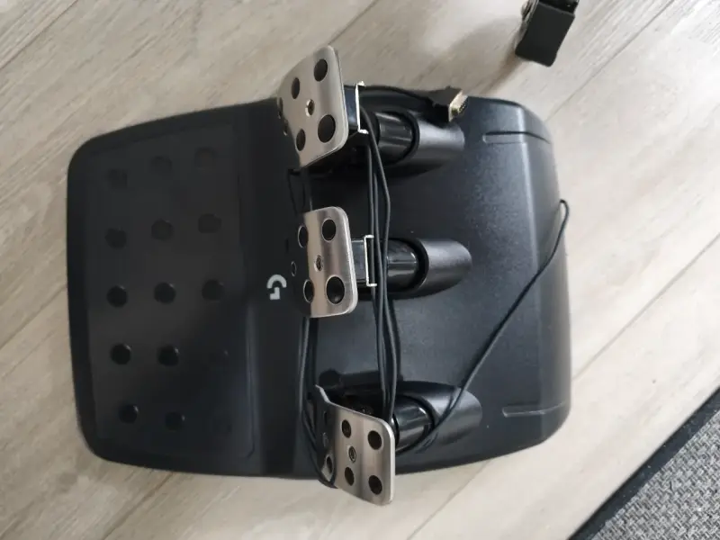 Volante y pedales Logitech G923 para PlayStation - 4