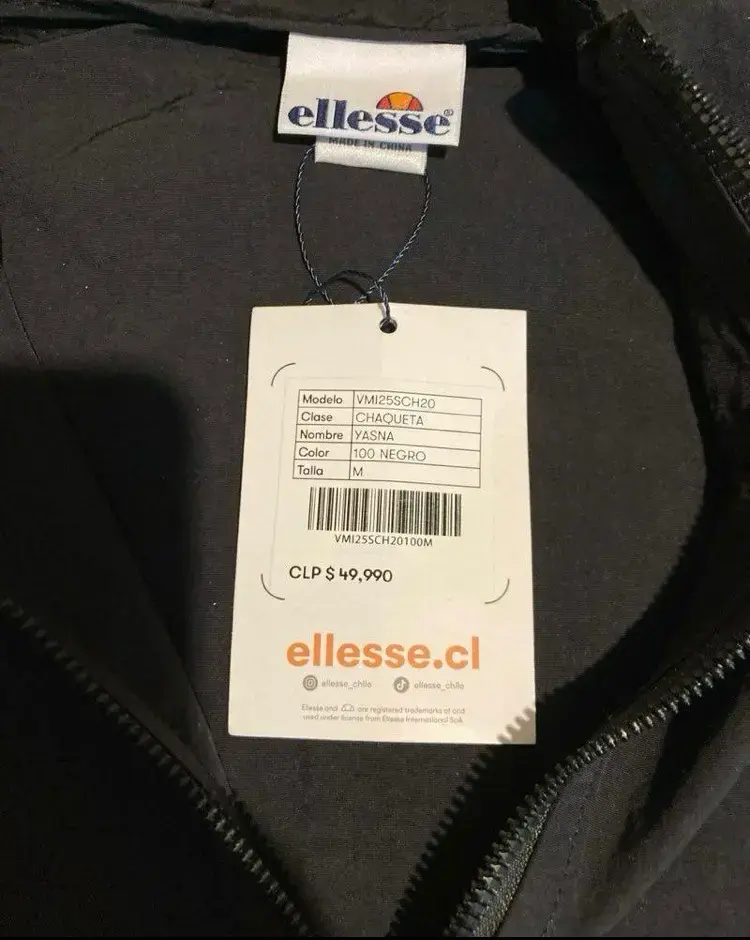 Chaqueta Negra Ellesse Yasna con Capucha - 4