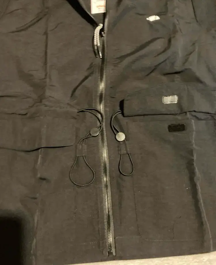 Chaqueta Negra Ellesse Yasna con Capucha - 5