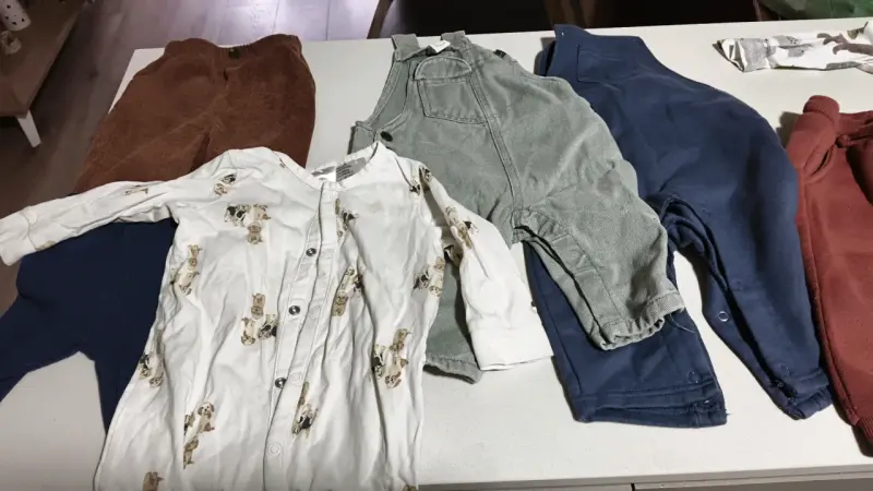 Lote de ropa y zapatos para bebé - 2