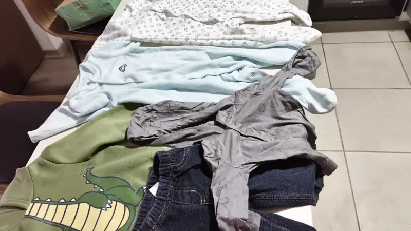 Lote de ropa y zapatos para bebé - 3