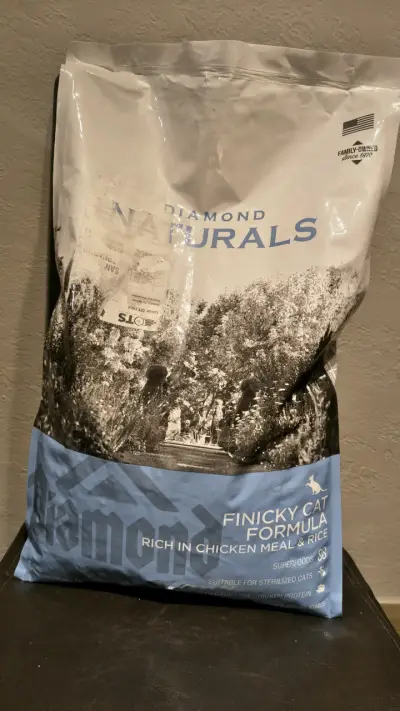 Alimento para gatos Diamond Naturals Finicky 7.5kg - miniatura 1