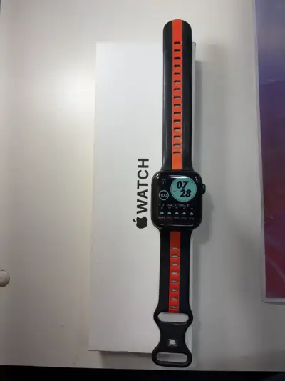 Apple Watch SE 44mm con Correa Deportiva - miniatura 1