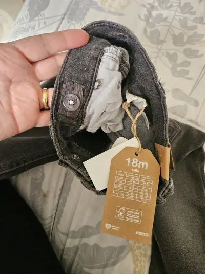 Pantalones de mezclilla para bebé talla 18 meses - miniatura 2