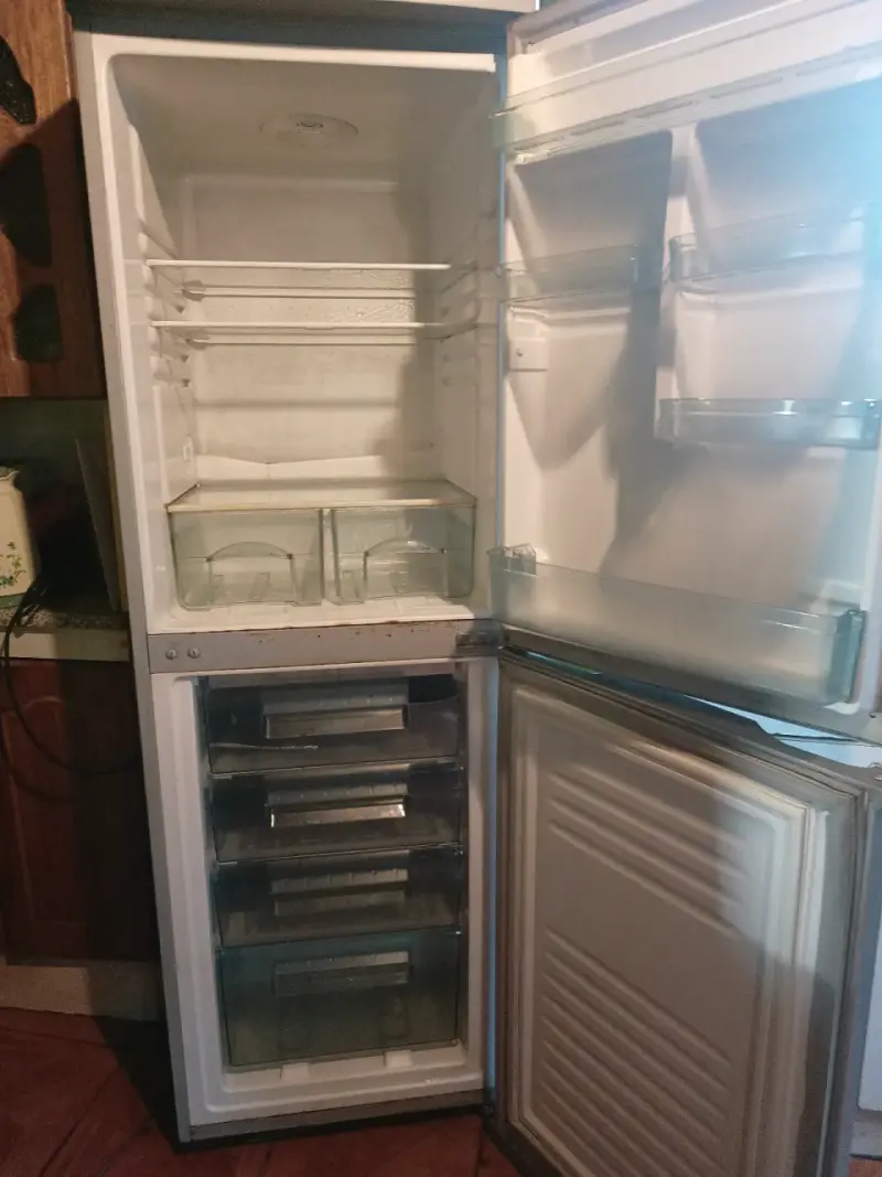 Refrigerador combi Frigidaire en buen estado - 1