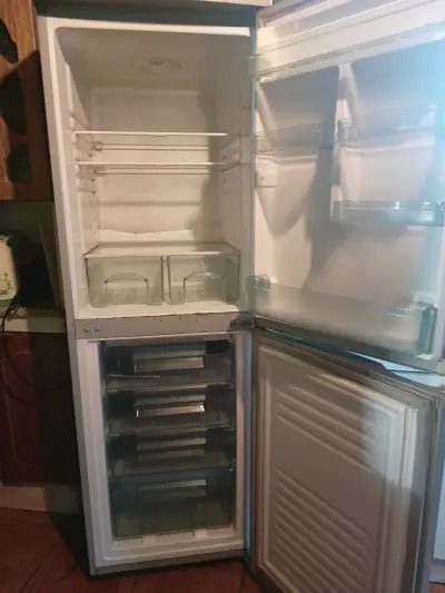 Refrigerador combi Frigidaire en buen estado - miniatura 1