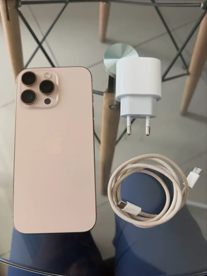📱iPhone 16 Pro Max de 256 GB - 1
