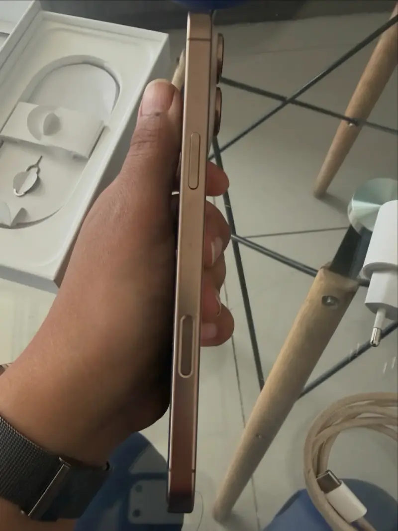 📱iPhone 16 Pro Max de 256 GB - 3