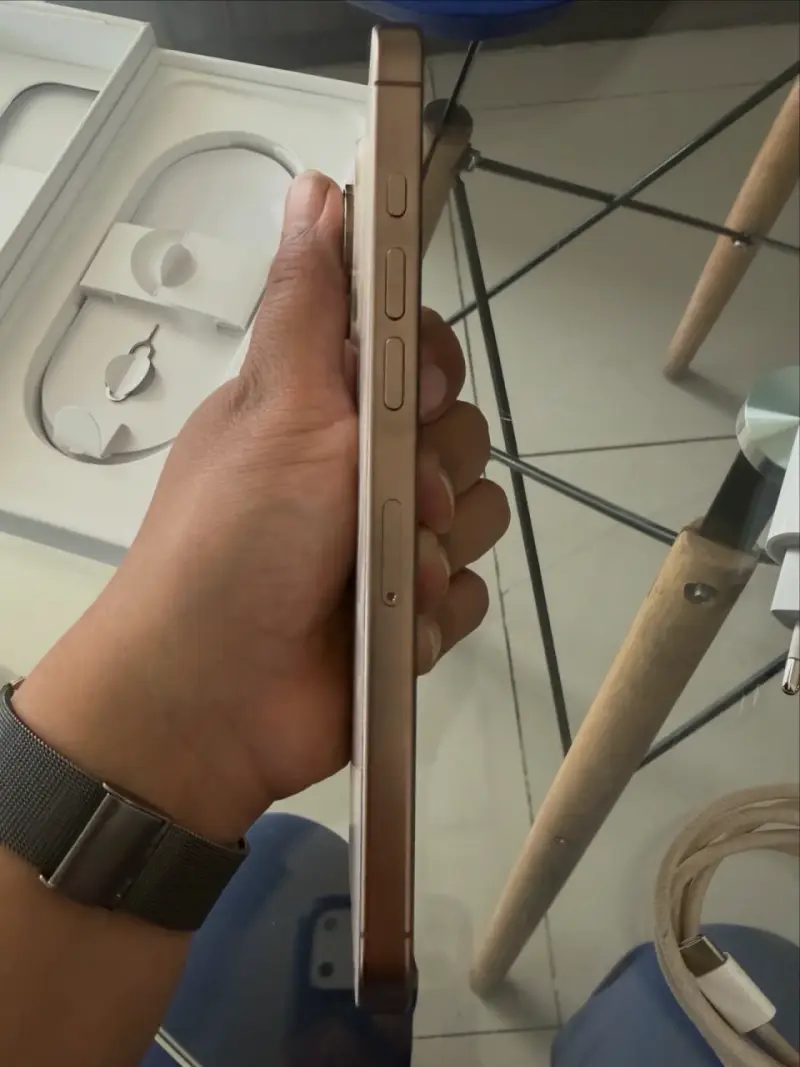 📱iPhone 16 Pro Max de 256 GB - 4